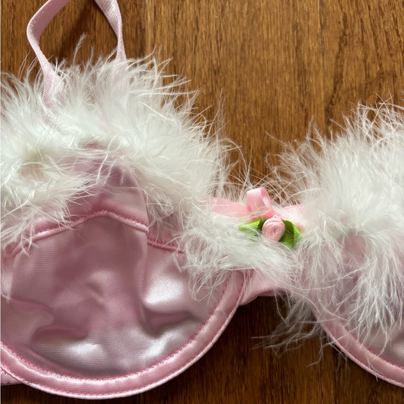 NWOT Sugar thrillz baby pink satin balconette bra with feather trim - Picture 4 of 6
